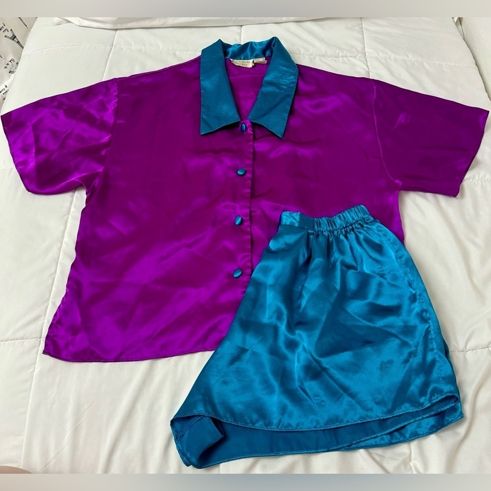 Vintage Bright Satin Pajama Sleep Set Shirt & Shorts Gold Label Victorias Sectet - Picture 13 of 13